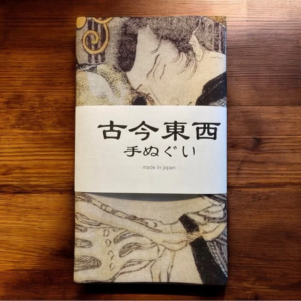 Shunga (Erotic Art) Utagawa Toyokuni 100% Cotton Hand Towel
